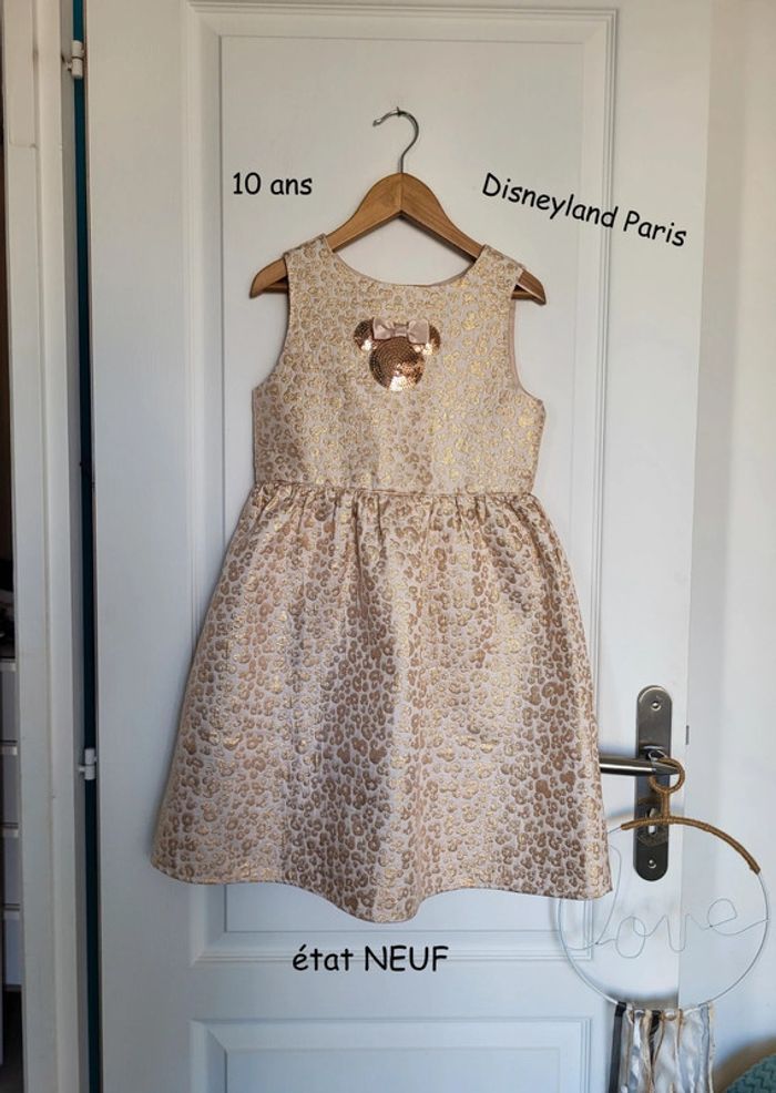 Robe 👗 sequins Disneyland Paris Minnie 10 ans comme neuve