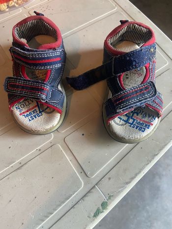Sandale taille 20