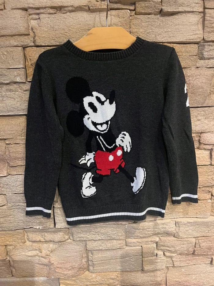 Joli pull Mickey Disney parfait état 5 ans