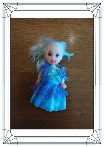 Poupée doll Barbie Shelly robe violette