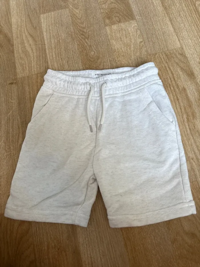 Short Primark taille 3/4 ans