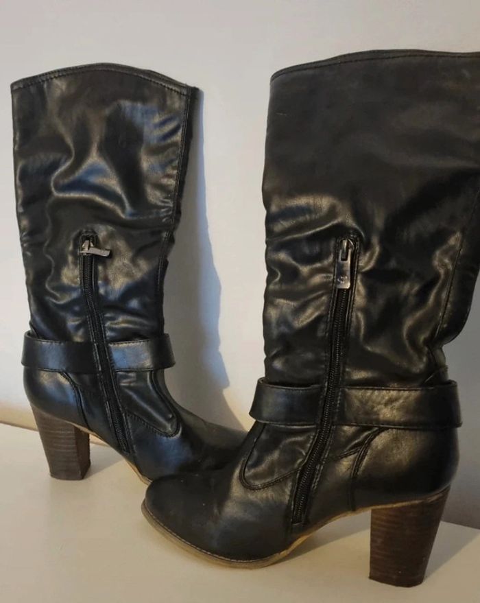 Bottes noires à talon pour femme - photo numéro 4