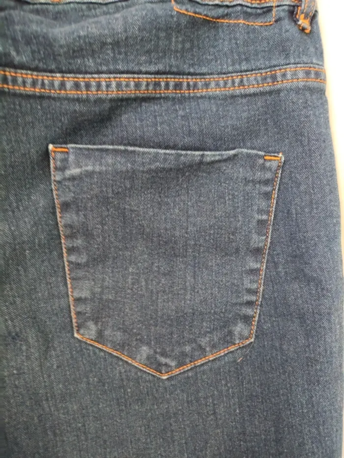 Jean pantacourt slim fit Kiabi – T42 – jamais mis Kiabi – Taille 42 - photo numéro 8