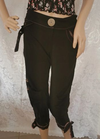 Pantacourt noir et rose – Taille 36. La Mode Est À Vous