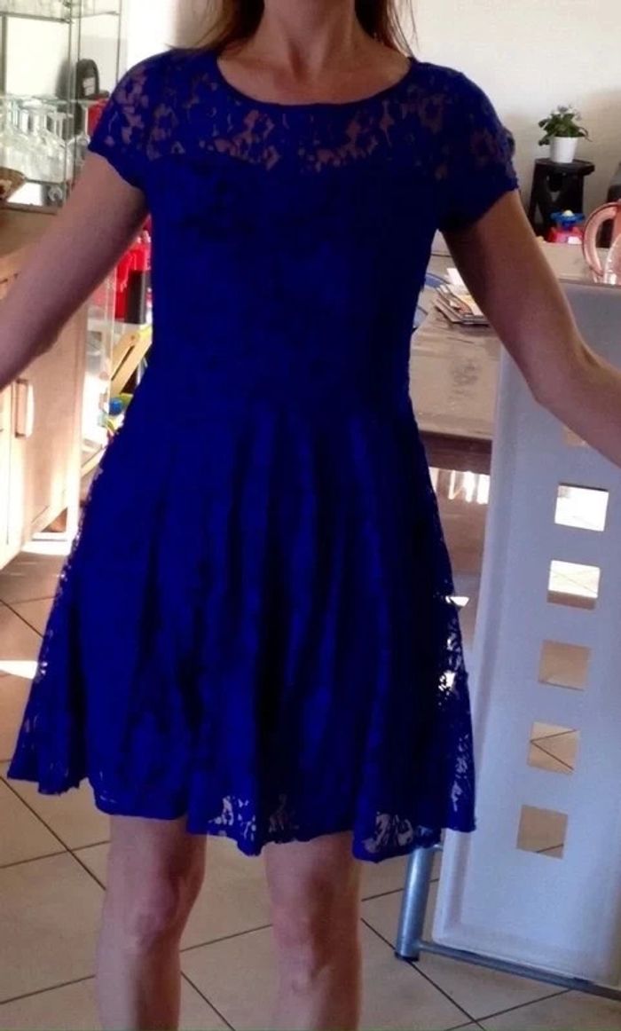 Robe dentelle bleu électrique cocktail s - photo numéro 3