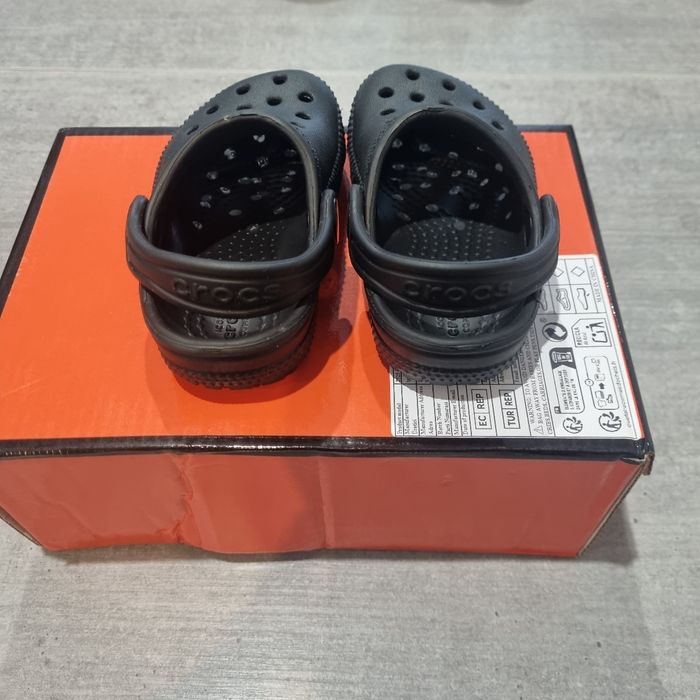 Crocs bébé taille 21-22 - photo numéro 5