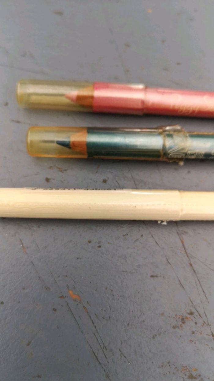 Lot crayons - photo numéro 3