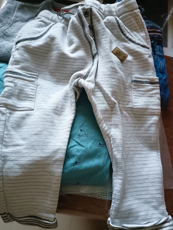 Lot 4 vêtements 24 mois garçon - photo numéro 2