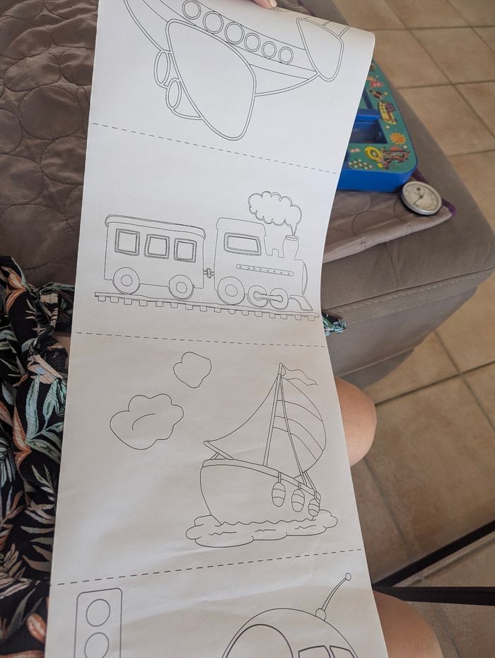 Table planche activités coloriage enfant - photo numéro 4