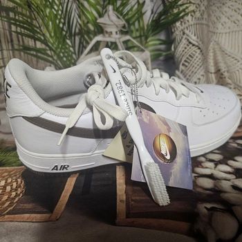 Basket NIKE AIR FORCE 1 LOW RETRO "ANNIVERSARY EDITION" – ÉTAT NEUF