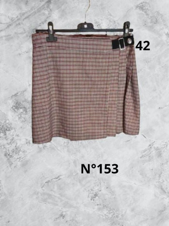 N°153 Jupe noir/bordeaux/blanc T42. Tally Weijl.