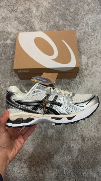 ASICS Gel-Kayano 14 Taille  37