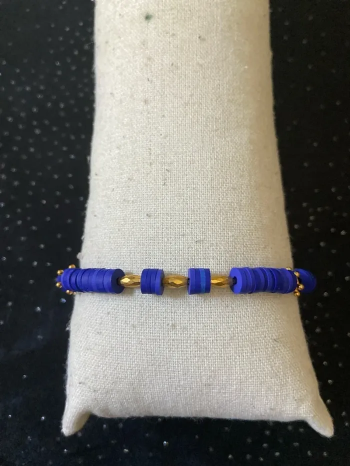 Bracelet heishi bleu doré
