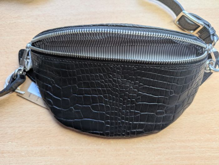 Sac Banane en Cuir Noir Effet Croco Gusti Leder studio Rosamonde NEUF - photo numéro 4