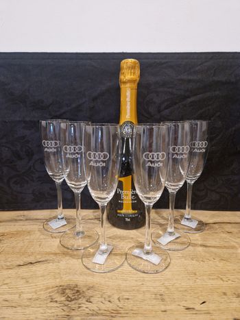 Flutes a champagne Audi