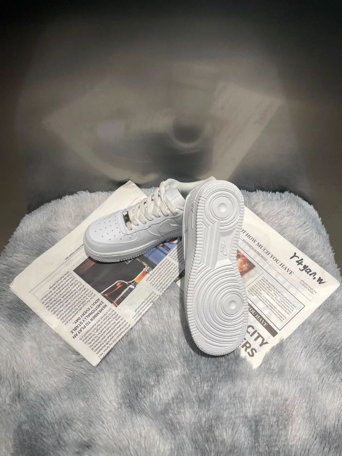 Nouveau Nike Air Force 1 Low Blanc - Taille 39 - photo numéro 3