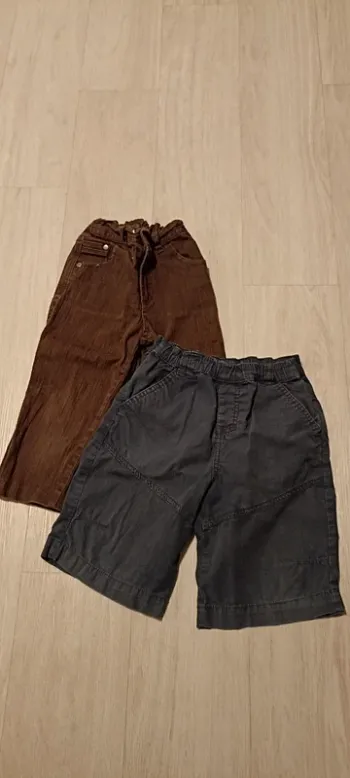 Lot de 2 shorts pantacourts taille 6 ans