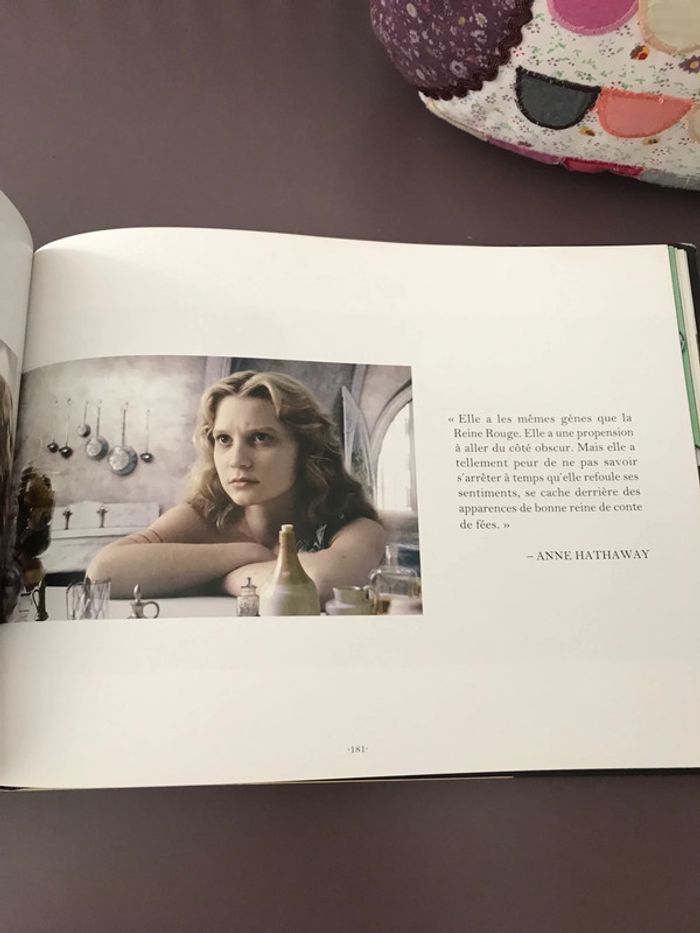 Livre Alice aux pays des merveilles le film Tim Burton - photo numéro 6