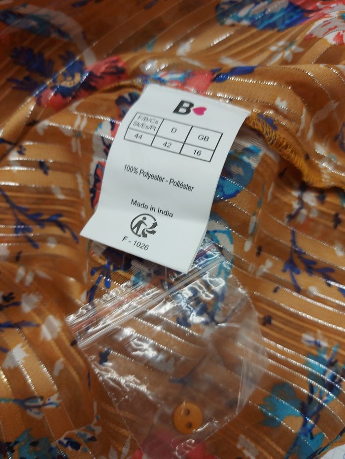 Blouse blanches - photo numéro 4