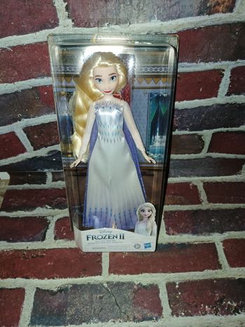 Poupée Elsa Reine des neiges 2