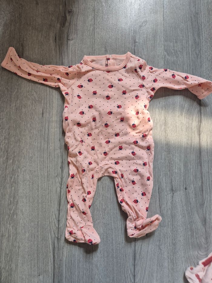 3 Pyjamas manches longues 6 mois - photo numéro 4