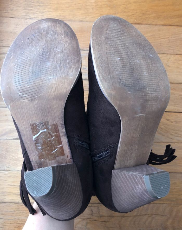 Bottines en suédine marron à franges pointure 38 - photo numéro 4