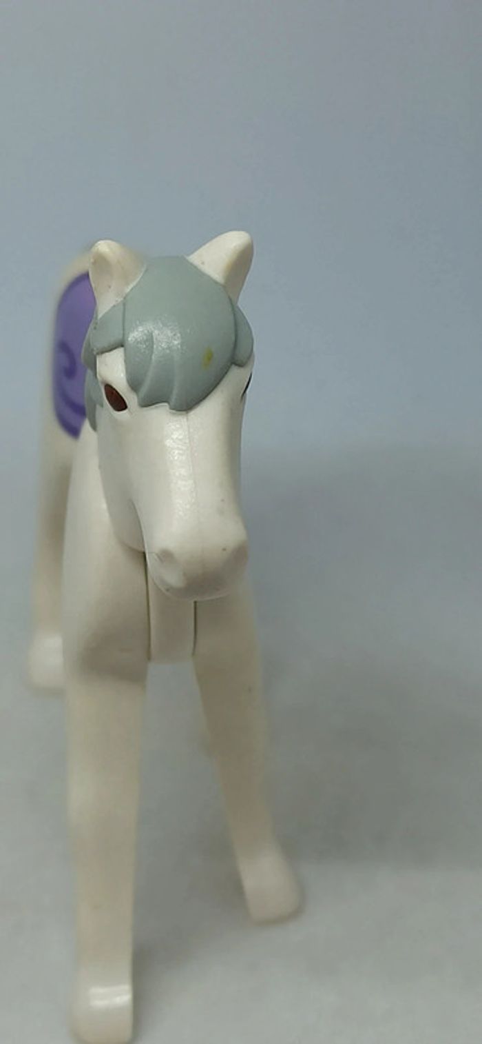 Cheval blanc avec dessin de couverture violet playmobil - photo numéro 7