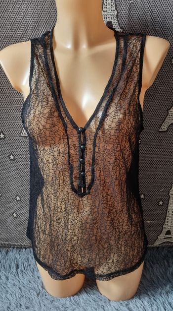 Débardeur noir en dentelles transparente taille XL
