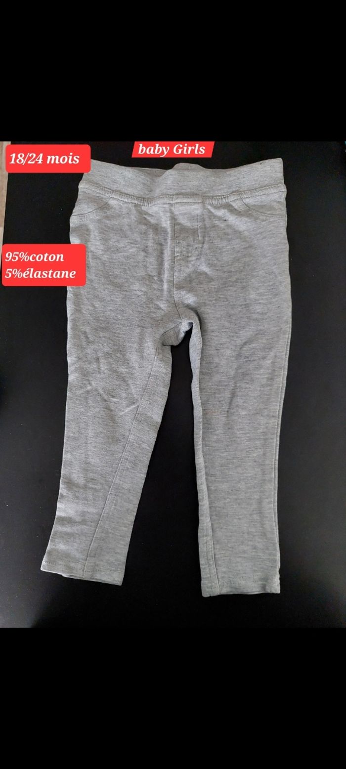 Lot de 2 pantalons pour fille 18mois - photo numéro 3