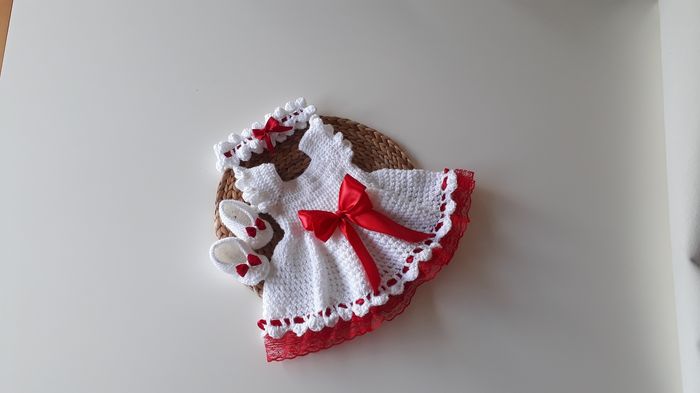 Vêtement bébé fille robe crochet dentelle noeud satin rouge - photo numéro 3