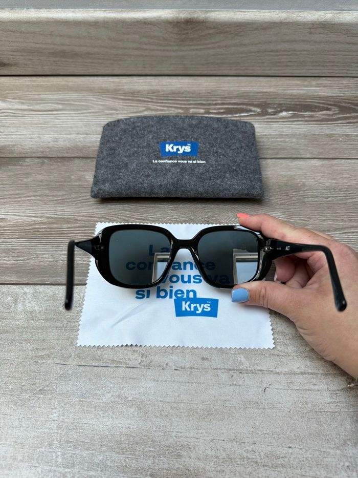 Lunette de soleil. - photo numéro 3