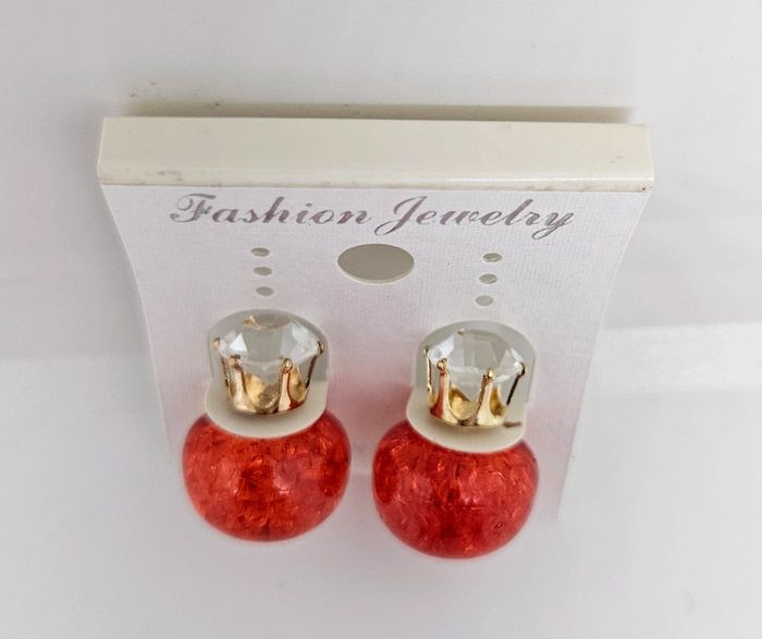 Paire de boucles d'oreilles.
Neuve. - photo numéro 2