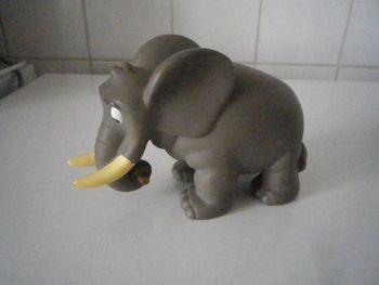 FIGURINE ELEPHANT