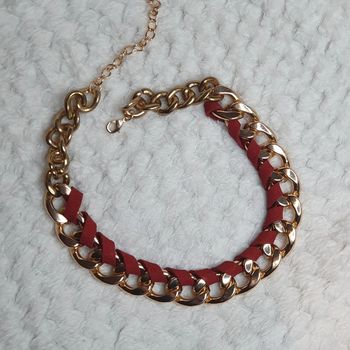 Collier rouge chaine doré fantaisie