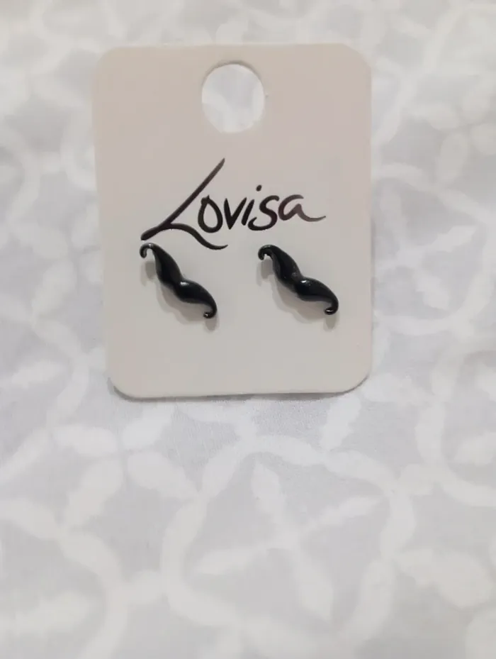 Petites boucles d'oreilles femme Lovisa