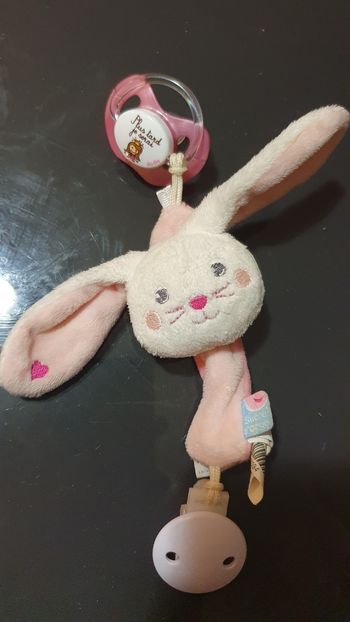 tétine dodie et porte tetine lapin sucre d orge