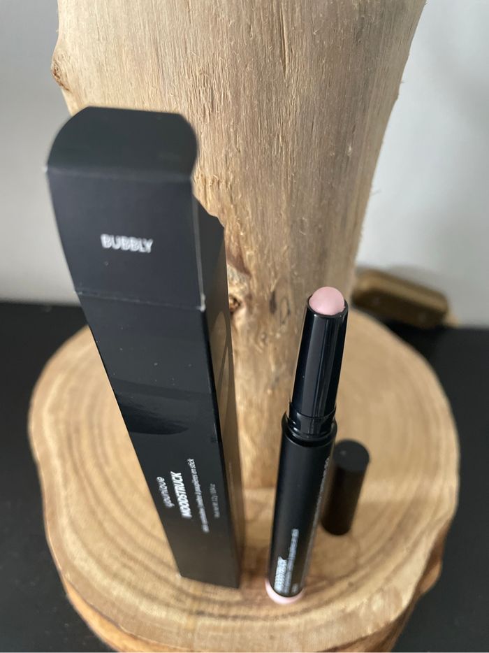 Ombre en stick Bubbly Younique - photo numéro 2