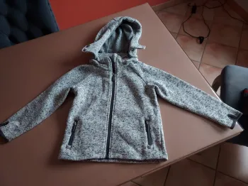 veste à capuche 6 ans "U essentiel"