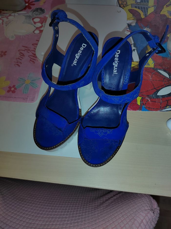 Talon desigual