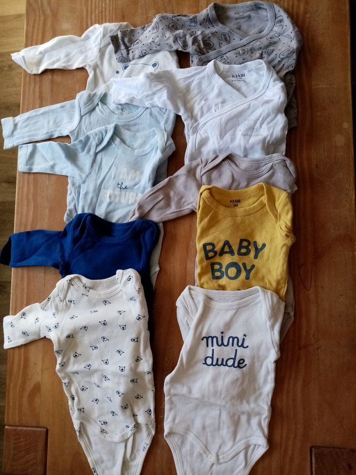 Lot 10 bodies 3 mois