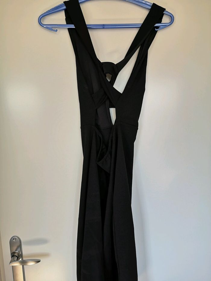 Robe noire échancrée taille 38 - photo numéro 2