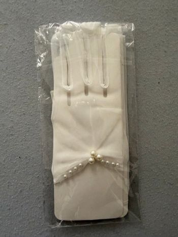 Gants élégants blancs avec perles 