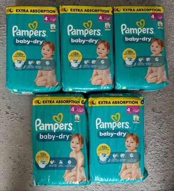 5 paquets de couches Pampers taille 4+