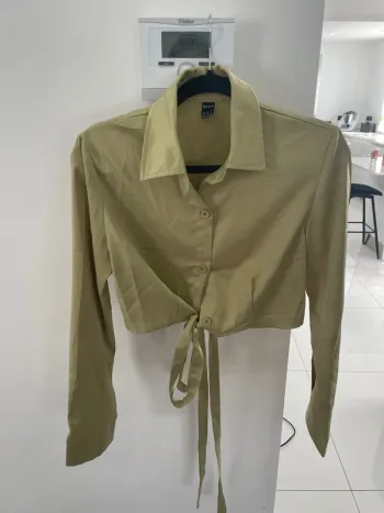 Chemise satin crop top