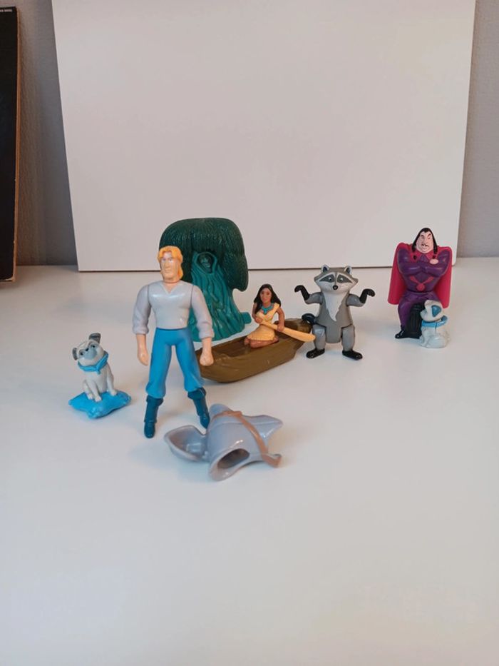 Lot grande figurines Disney vintage Pocahontas taille 12cm pour la plus grande - photo numéro 4
