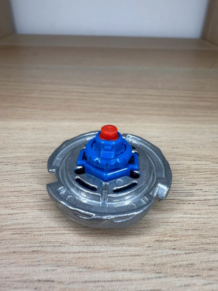 Toupie beyblade storm pegasus - photo numéro 2