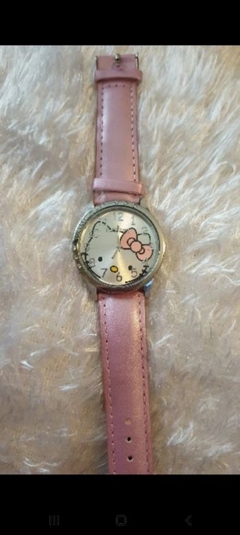 Montre enfant fille Hello Kitty  bracelet cuir , couleur rose