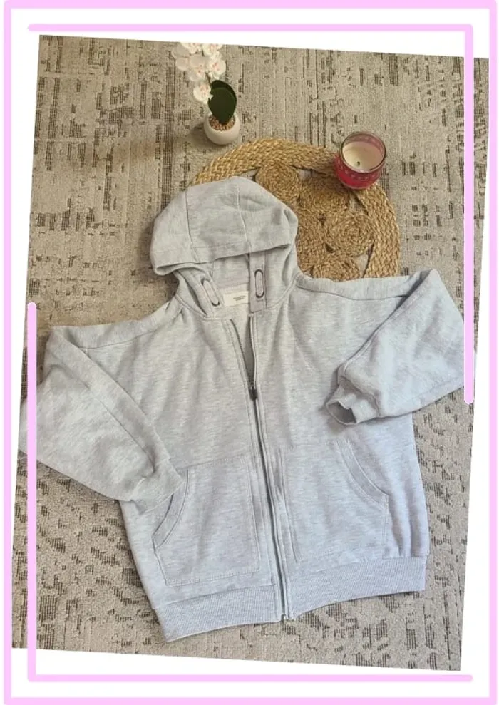 Veste grise à capuche  taille S