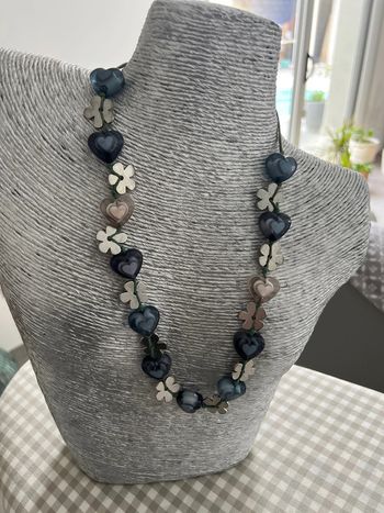 Collier motifs cœurs