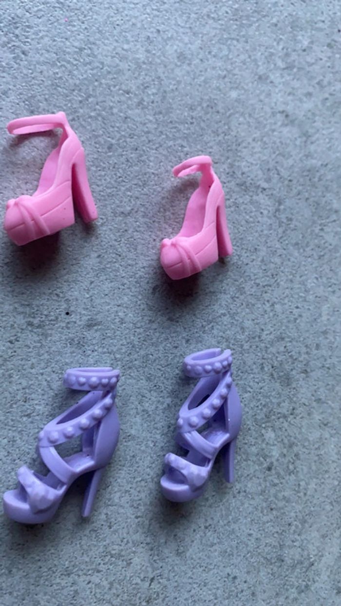Lot accessoires chaussures pour poupée Barbie - photo numéro 3